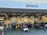 サービス工場は指定工場になっているので、土日や祝日の車検も実施できます。また各種 点検、修理、板金などお車の事ならお任せ下さい。