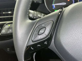 ステアリングスイッチ装備!運転しながら手元でオーディオの操作などができます。