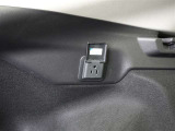 アウトドアや停電時に便利なラゲッジルーム内100V/1500Wアクセサリーコンセント♪