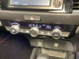操作性の良いエアコンパネル。