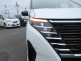 夜暗くなっても安心、明るいLEDヘッドライト装着です。