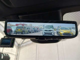 デジタルインナーミラー【デジタルインナーミラー】車両後方カメラの画像をインナーミラー内のディスプレイに表示(鏡面ミラーモードからデジタルインナーミラーに切り替えることができます)