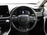 各操作スイッチなどもハンドルから手を放すことなく操作可能で安全運転に支援いたします!