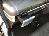助手席のドリンクホルダーは格納式です☆