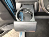 助手席側ドリンクホルダー