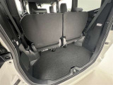 状況に応じてサードシートを跳ね上げれば沢山の荷物が載せられます!