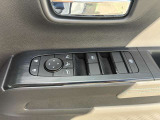 運転席のパワーウィンドウのスイッチです