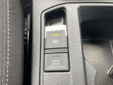 電動パーキングブレーキはホールド機能付きで信号待ちなどブレーキから足を離すことができ、加えて坂道発進時や渋滞時に便利で安心なオートホールド機能も装備しています。
