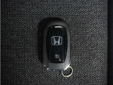◆スマートキー◆カギをバッグやポケットに入れたままでもドアロックの開閉ができる『スマートキー』付き!雨天や暗くなってもカギを取り出す必要がなくドアの開錠&エンジンも始動できます