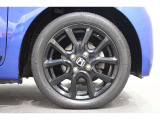 純正のアルミホイールが足元を飾ります!タイヤサイズは165/55R15 になります。