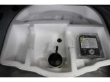もしもの時のパンク修理キット。空気バルブに薬剤を入れて電動コンプレッサで空気を送り込むだけなので危険な作業や体力が少なくてすみます。ですがあくまで応急処置の為本修理が必要です。