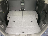 シートを倒すと大きな荷物や長い荷物を積むことが出来ます!