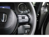 Hondaセンシングの機能のひとつ、アダプティブクルーズコントロール付!アクセルから足を離しても設定したスピードと前車との車間を保ち走行してくれます!車線維持もアシスト☆高速道路で疲労軽減ですね☆