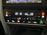 静電式タッチパネルを採用したフルオートエアコンディショナーを装備