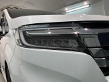 LEDヘッドライトは、点灯の瞬間から最大光量を発揮し、突然暗くなるトンネルなどでの安定感を高めます。