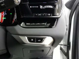 今まで大切に乗られてたお車を下取りさせていただきます。沢山の思い出が詰っている分、価格の限界まで頑張らさせていただきます。