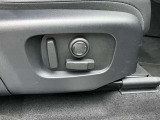 電動調整式シート。
