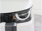 LEDヘッドライトです。デザイン性がよくとても明るいので、夜間の走行や悪天候でも安心です。しかも長寿命!