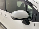 ウインカーミラーも現在は主流の装備になってきました。外見がカッコよくなるだけではなく、視認性も向上し、安全面にも貢献します。