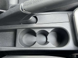 Audiのインテリアはエクステリア同様、シンプルなデザインとこだわった材質、そして機能性を兼ね備えております。