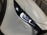 商品改良後のヘッドライトは、LEDを12分割&rarr;20分割とし、夜間の視認性を高め、ドライバーの危険認知をサポートします♪