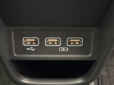 USB充電口を搭載しています!携帯電話の充電などに便利です!