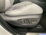 パワーシート搭載、微妙な調整が手軽にでき、ピッタリのポジションで運転することが可能です。