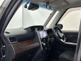 『運転席・インパネまわり』ハンドルやシートなども隅々までプロによる除菌クリーニング済み☆キレイな車内でドライブがより一層快適にお楽しみいただけると思います!