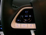 ステアリングスイッチ ステアリングから手を放さずに操作できるので、運転に集中できます。