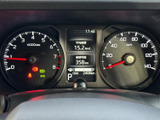 運転に必要な情報を一目で確認できる、見やすいメーターです。シンプルで分かりやすい表示で、運転に集中できる環境を提供します。