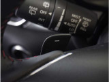 【ステアリングシフトスイッチ】ハンドルから手を離さずに素早くシフトアップ&ダウンができます。お近くの広島マツダまでお越しください。