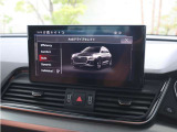 ■Audiドライブセレクト Audiドライブセレクトは、エンジンのレスポンス、トランスミッションのプログラム、ステアリング特性などのセッティングをスイッチひとつで切り替え、統合制御するシステムです。