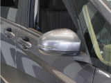 ◆ドアミラーウインカー◆ドアミラーにウインカーを装備しています。対向車に自身の進行方向を合図し安全に運転できます。