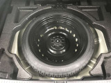 スペアタイヤ付き車両です。