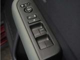 ◆パワーウィンドウスイッチ◆運転席から全席の窓の開閉操作を行うことが出来いつでも換気ができます!
