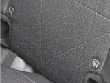 ◆ISOFIX◆シートベルトいらずでチャイルドシートと固定金具を連結するだけでガッチリ固定できます。