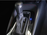 無段変速機(CVT)を搭載。有段変速機に存在する「変速ショック」が無いので、スムーズなアクセル操作が可能です♪