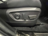 パワーシート搭載♪細かい姿勢調整がワンタッチでできて、長時間運転でも疲れにくい快適装備です。