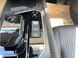 ☆ オートホールド機能は、信号待ちなどでブレーキを踏み続けなくてもブレーキをかけてくれます ☆