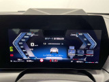 スタイリッシュなデザインのメーターパネルです。速度のみならず、燃料の残量、走行距離など多機能でとっても見やすいパネルになっております。