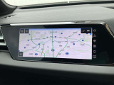 パッセンジャーディスプレイ 装備 運転席からナビ操作や動画の視聴が可能です。