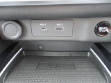 USB接続可能です。携帯電話を充電できます。