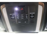 スライドドアの開閉は、ドアハンドルはもちろん運転席からのスイッチ操作でも可能です。お子様の送迎時の乗り降りも一段と楽になります。