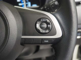 レーダークルーズコントロール(全車速追従機能付)付きです。車速に応じて追従支援してくれるので、ロングドライブも快適です。詳細は販売店スタッフまでおたずねください。