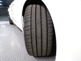 【純正アルミ】純正アルミ装備車です。走りもキビキビ見た目も格好良いです。見た目を重視する方には欲しい装備です!