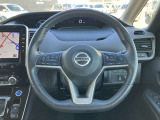 手元でナビの音量調整等が出来るのでナビの操作によるわき見運転を防止することが出来ます。