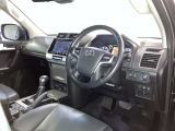分かりやすく操作しやすい運転席まわりです☆