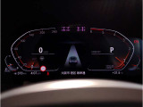 『運転』に対するBMWのこだわりはメーターパネルにも表れております。視野性の良いメーターパネルは疲労感の軽減と、運転の楽しさをもたらしてくれます。