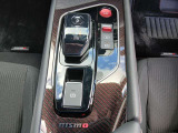 NISMO専用プッシュパワースターター・ドライブモードセレクター