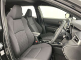 高いホールド性で運転姿勢が安定します。長距離ドライブでも疲れにくいのが魅力です。快適なドライビングライフをお送りください♪